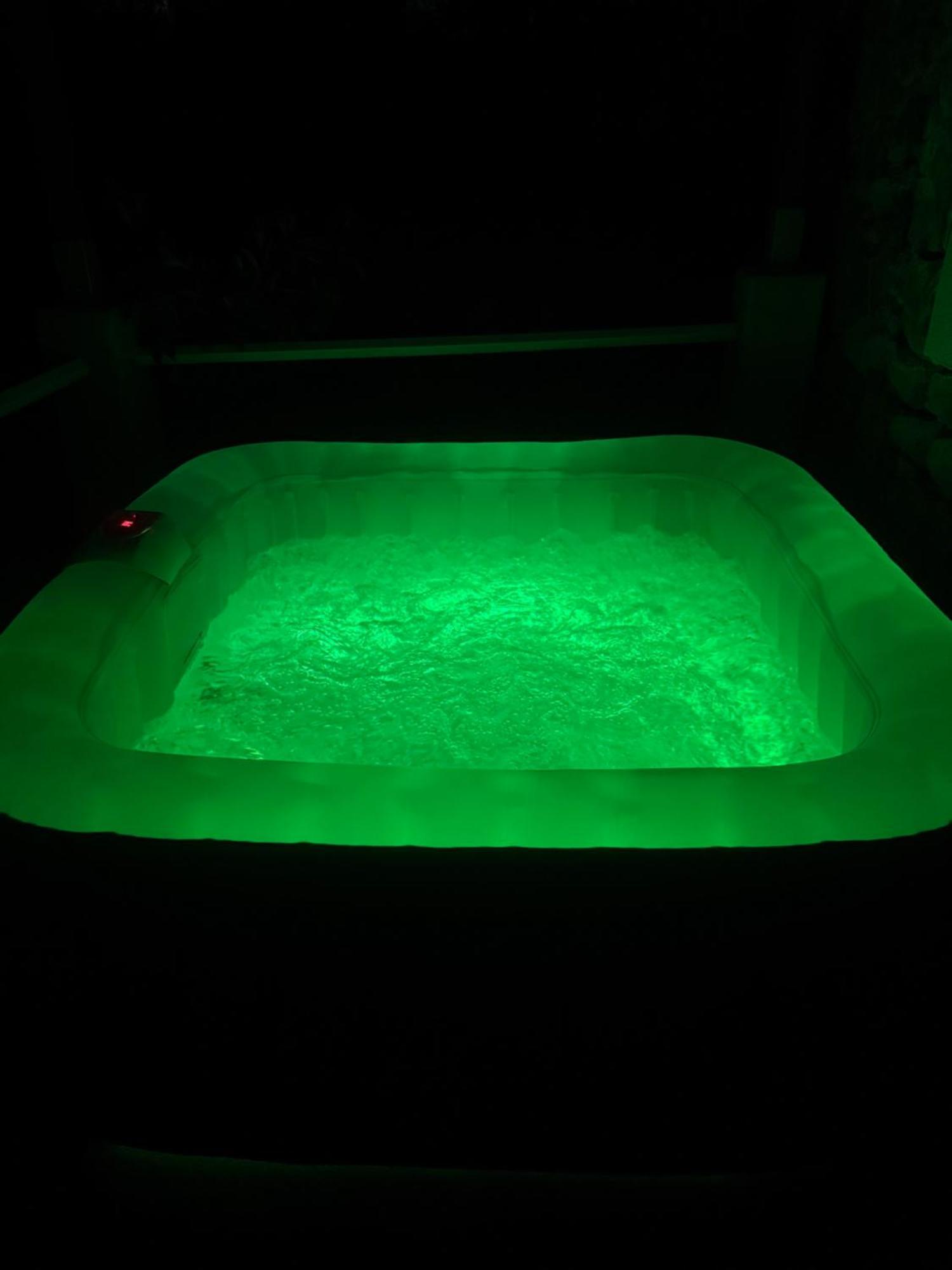 Votre Cocon En Pierre Et Son Spa En Option Gite Le Repos Des Chenes Regusse Luaran gambar