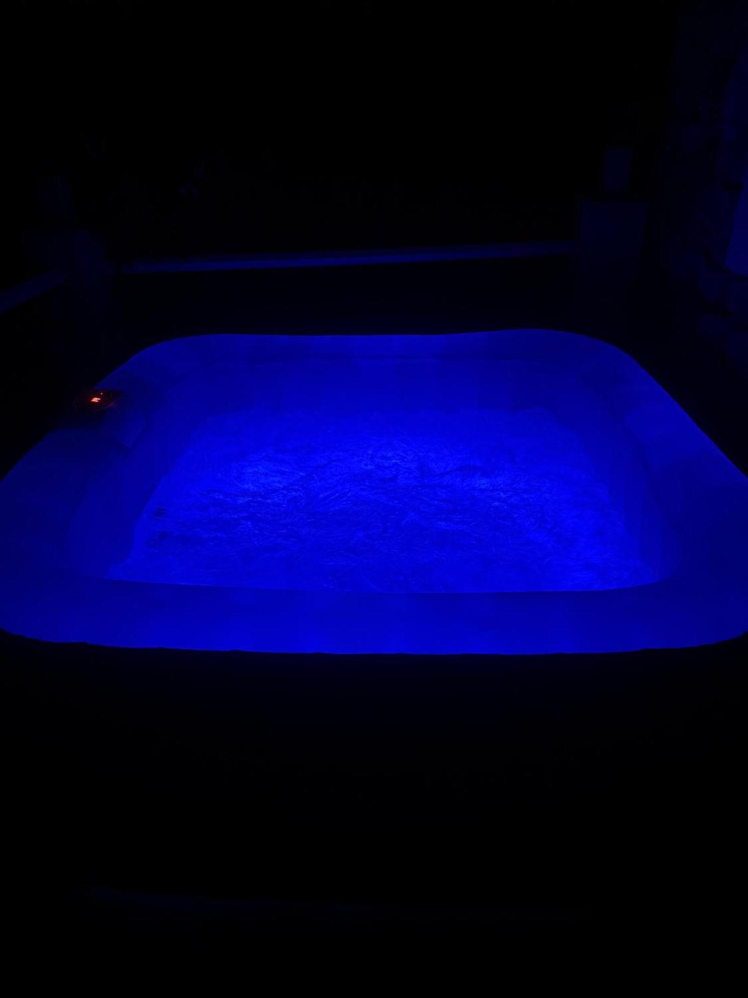 Votre Cocon En Pierre Et Son Spa En Option Gite Le Repos Des Chenes Regusse Luaran gambar